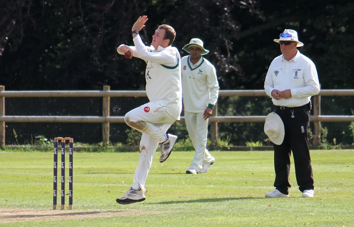 IMG 7098Joe King 5 for 55 2nd innings