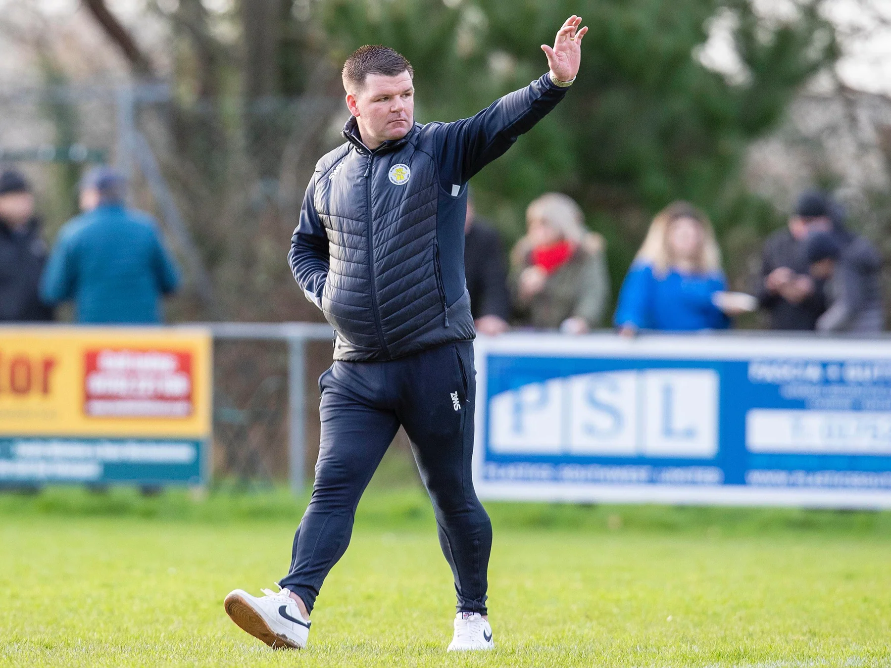 Lee Hobbs waving courtesy Dave Crawford